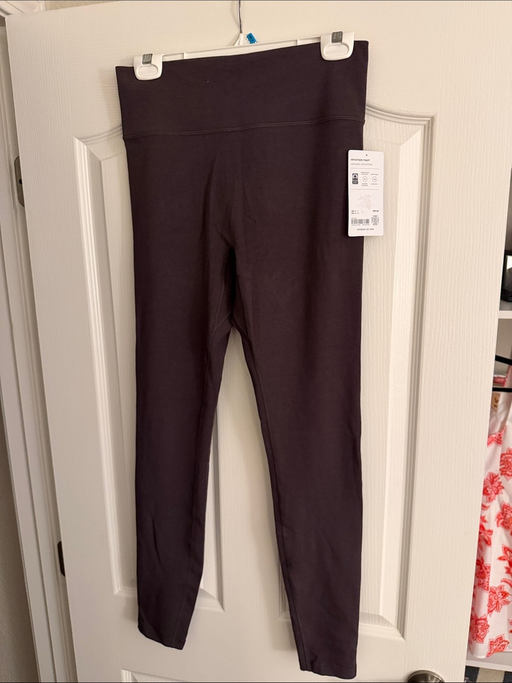 NWT Athleta  size: Medium TALL High-Waist Leggings in Deep Plum